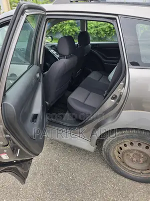 Pontiac Vibe Automatic 2004 Gray