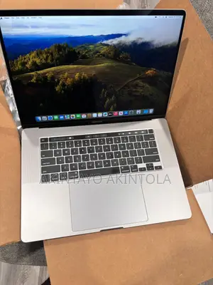Laptop Apple MacBook Pro 2019 32GB Intel Core i7 SSD 1T