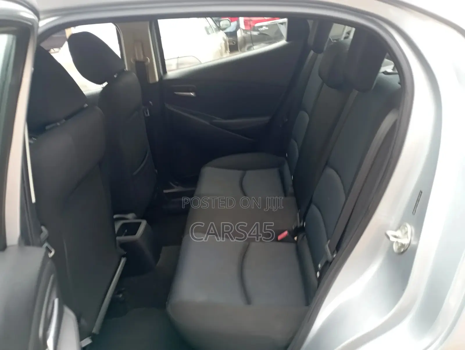Toyota Yaris iA 2018 Silver