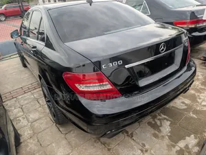 Mercedes-Benz C300 2012 Black