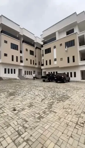 5bdrm Townhouse / Terrace in Guzape District for rent