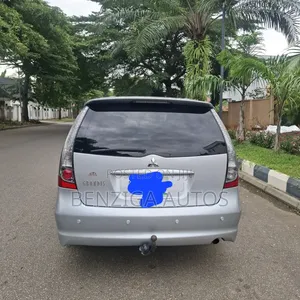 Mitsubishi Grandis 2005 Silver