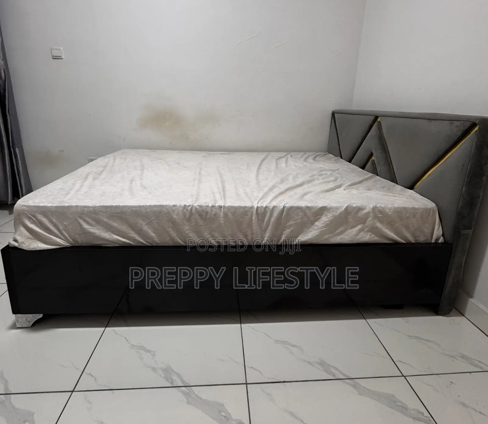 4 by 5 Bed Frame With Mattress