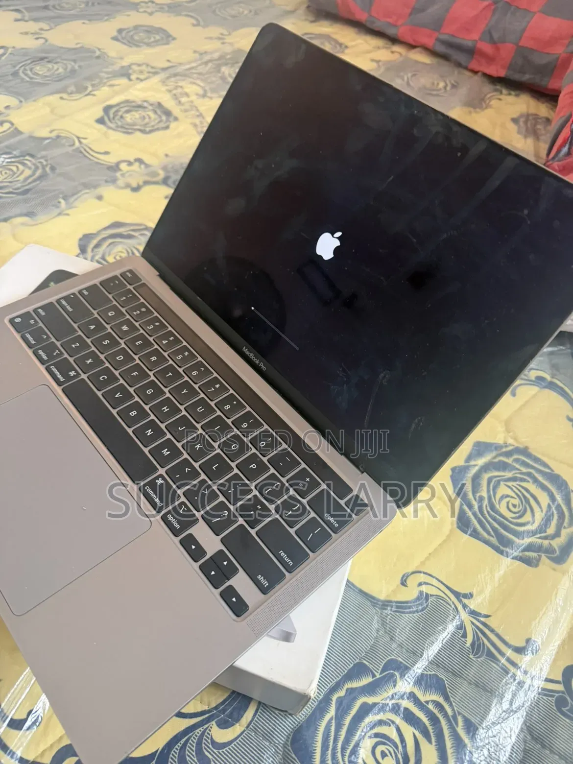 Laptop Apple MacBook Pro 2020 8GB Apple M1 SSD 256GB
