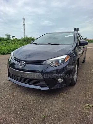 Toyota Corolla LE Premium 4dr Sedan (1.8L 4cyl CVT) 2015 Black