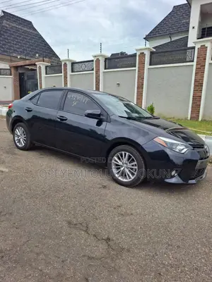 Toyota Corolla LE Premium 4dr Sedan (1.8L 4cyl CVT) 2015 Black