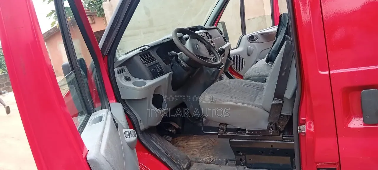 Ford Transit 2009 Red