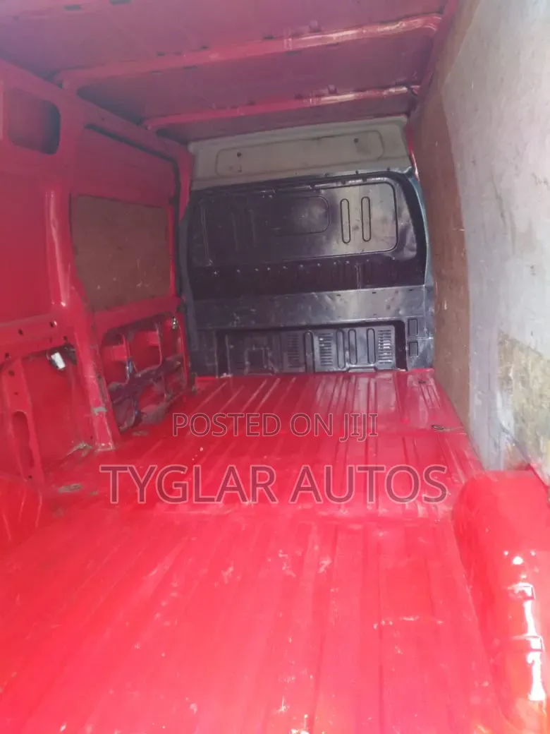 Ford Transit 2009 Red