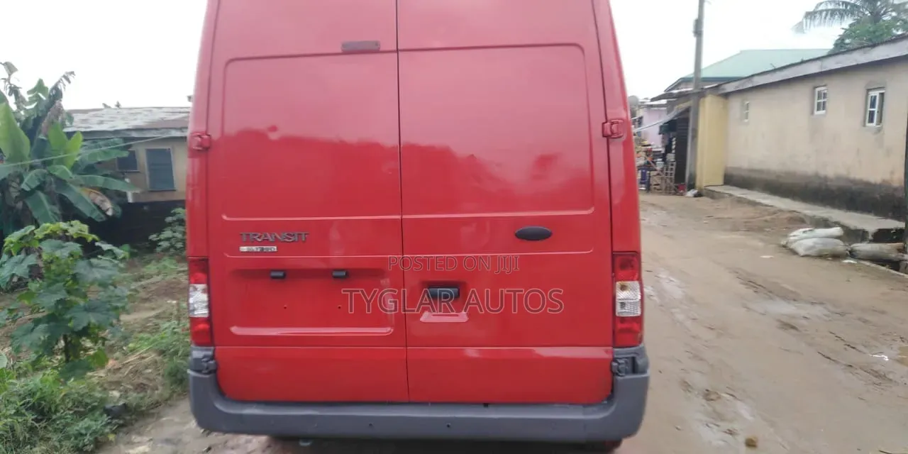 Ford Transit 2009 Red