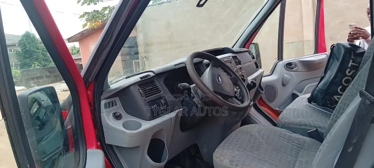 Ford Transit 2009 Red