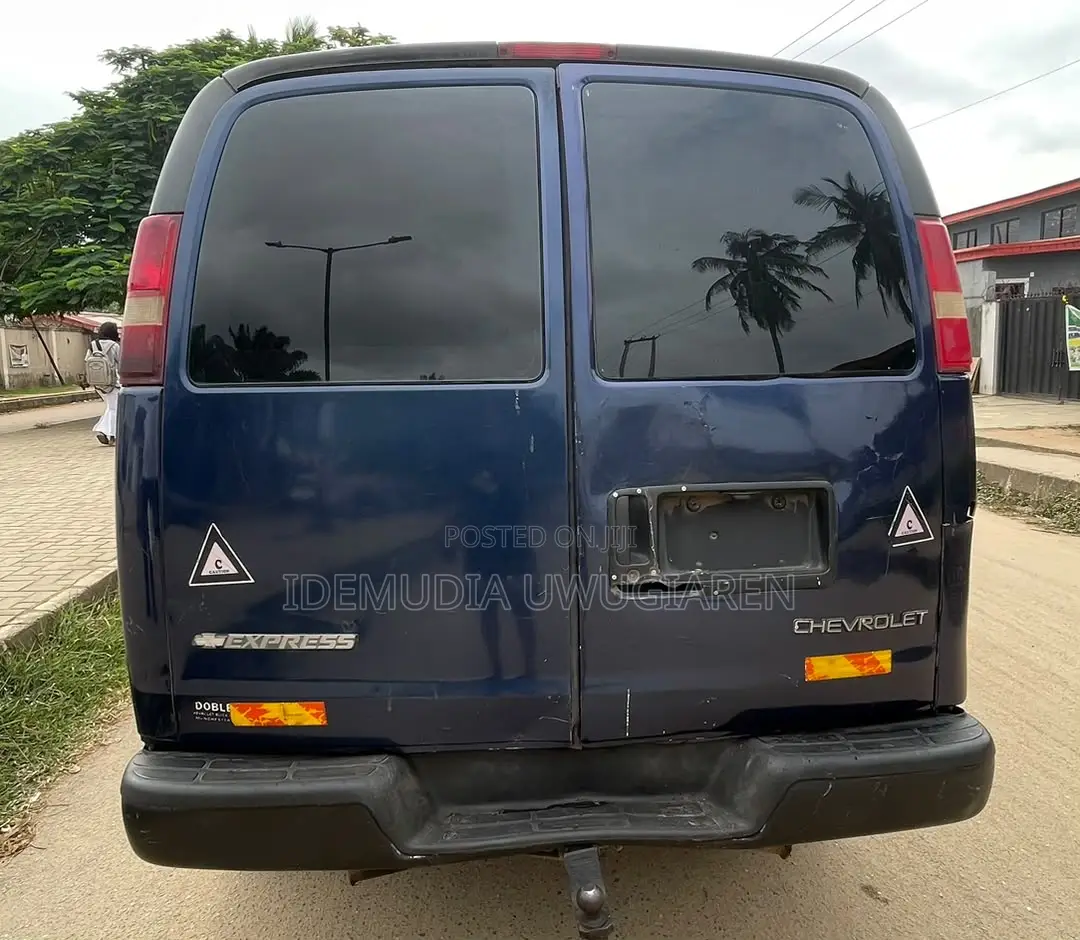 Chevrolet 3500 2006 Blue