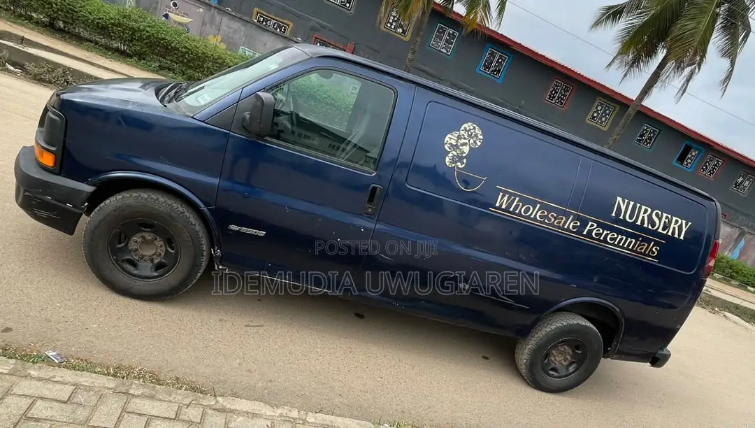 Chevrolet 3500 2006 Blue