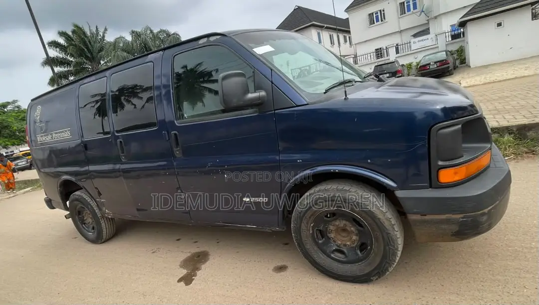 Chevrolet 3500 2006 Blue