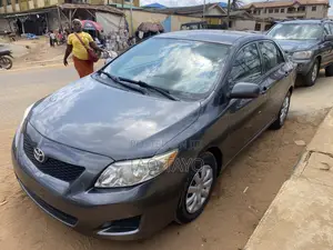 Toyota Corolla LE 4dr Sedan (1.8L 4 cyl 4A) 2009 Gray