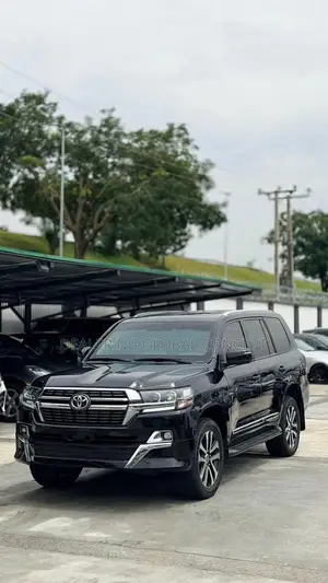 Toyota Land Cruiser 4.6 V8 GXR 2019 Black