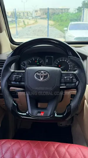Toyota Land Cruiser 4.6 V8 GXR 2019 Black