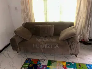 A Set of Sofa (1 3 Seater, 1 2 Seater and 2 Single Seater)