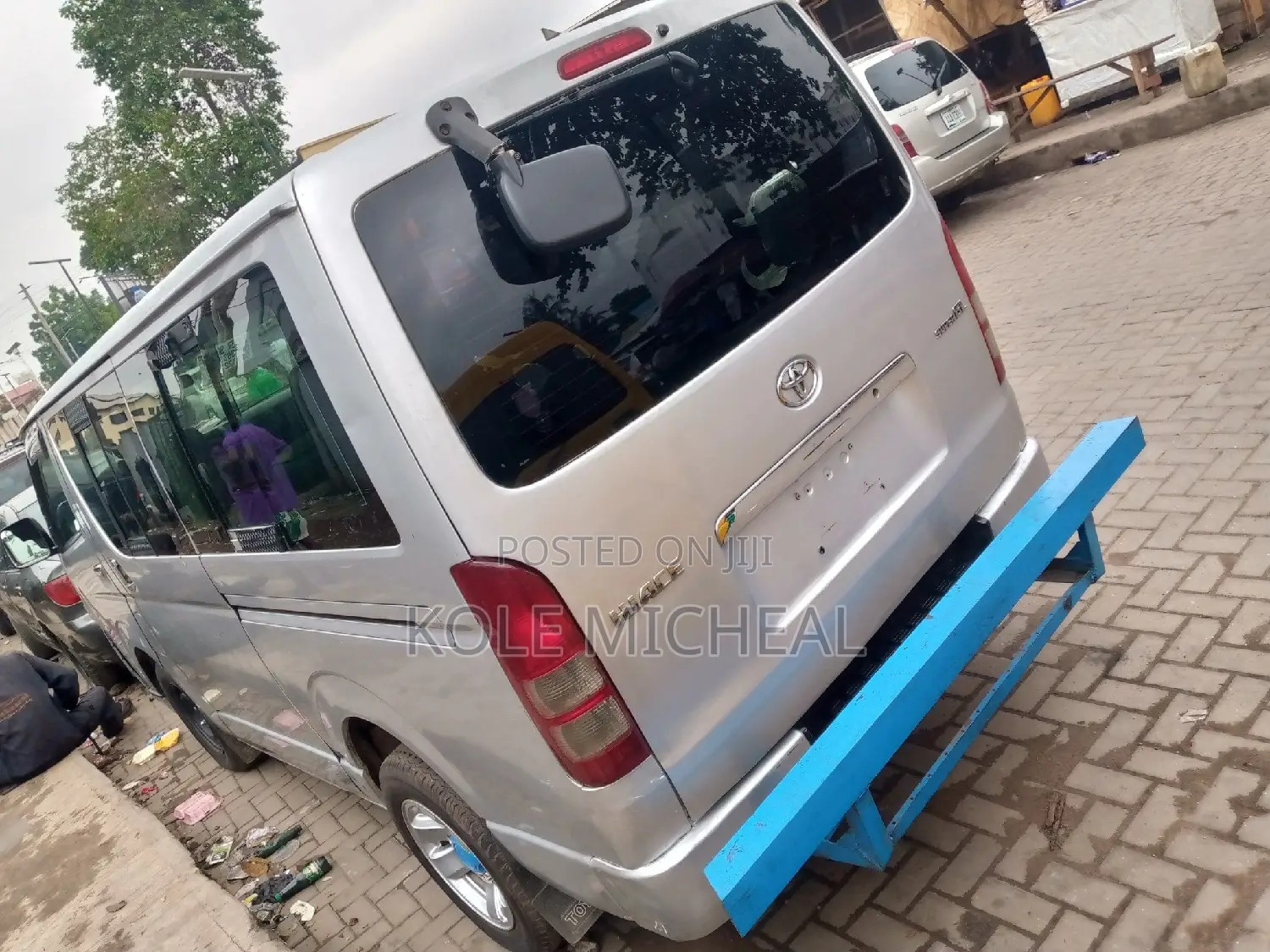 Toyota HiAce 2012 Silver
