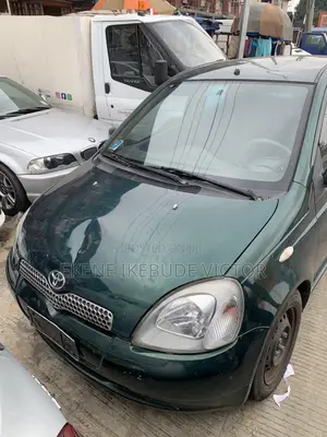 Toyota Yaris 2010 Gray