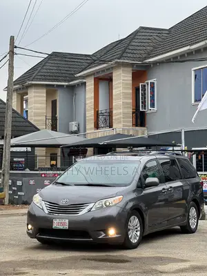 Toyota Sienna 2016 Gray