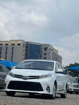 Toyota Sienna 2016 White
