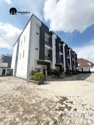 5bdrm Townhouse/Terrace in Lifecamp, Abuja for sale