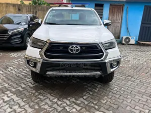 Toyota Hilux 2017 White