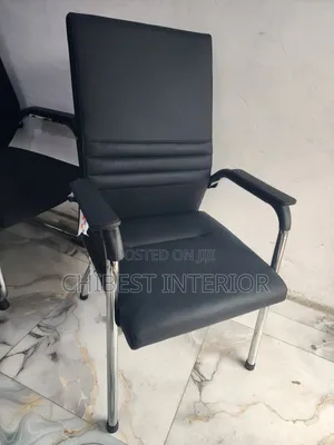 High Quality Visitor's Office Leather Chair.
