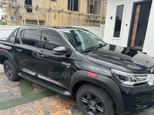 Toyota Hilux 2024 Black