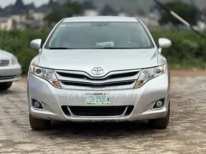 Toyota Venza LE 2012 Silver