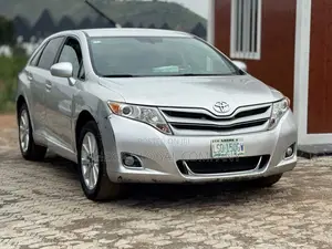 Toyota Venza LE 2012 Silver