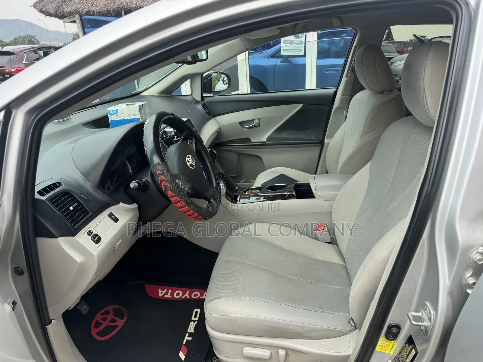Toyota Venza LE 2012 Silver