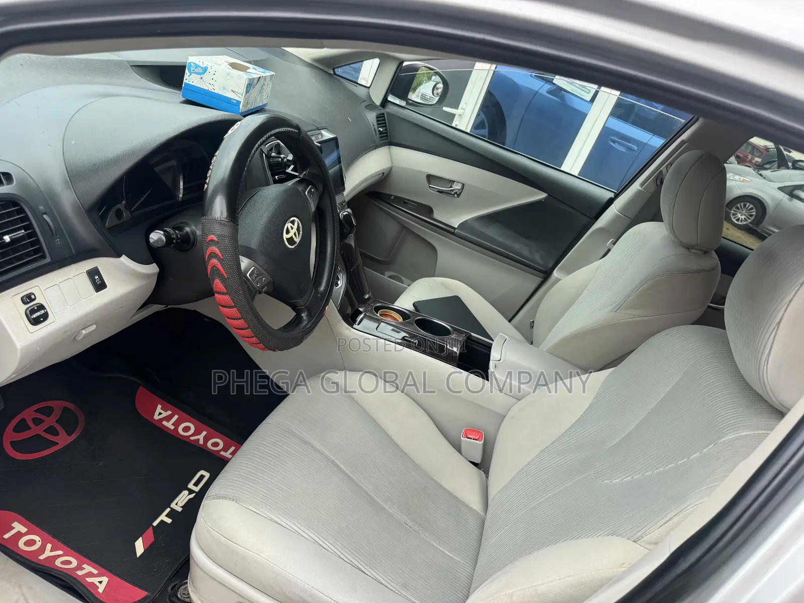 Toyota Venza LE 2012 Silver