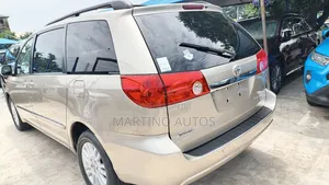 Toyota Sienna 2008 Gold