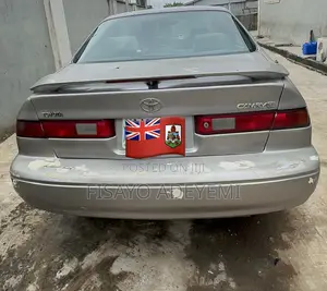 Toyota Camry LE 4dr Sedan (2.2L 4cyl 4A) 2001 Gray