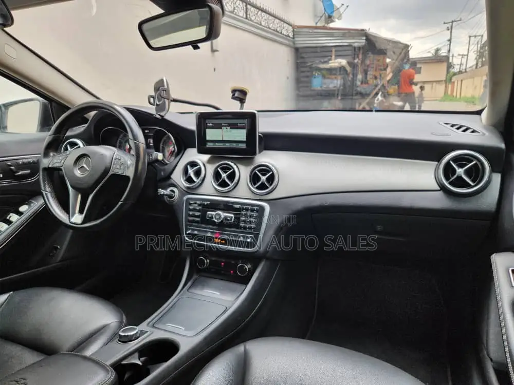 Mercedes-Benz GLA 250 2015 Black