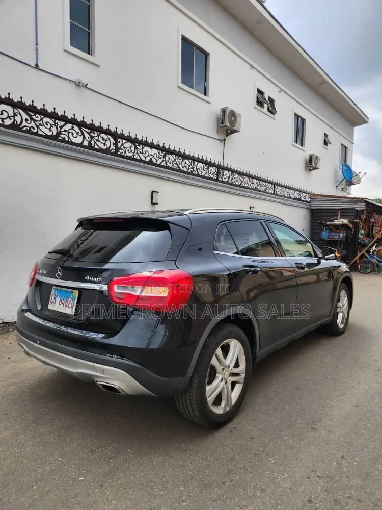 Mercedes-Benz GLA 250 2015 Black
