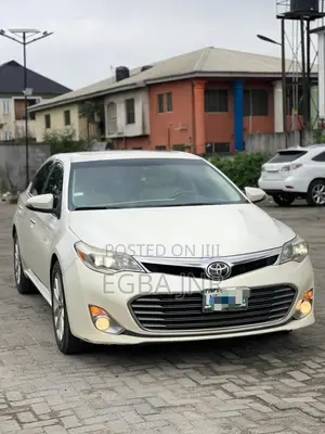 Toyota Avalon Limited 4dr Sedan (3.5L 6cyl 6A) 2014 White
