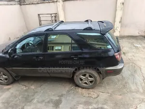 Lexus RX 2022 Black