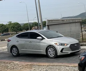 Hyundai Elantra 2017 Silver