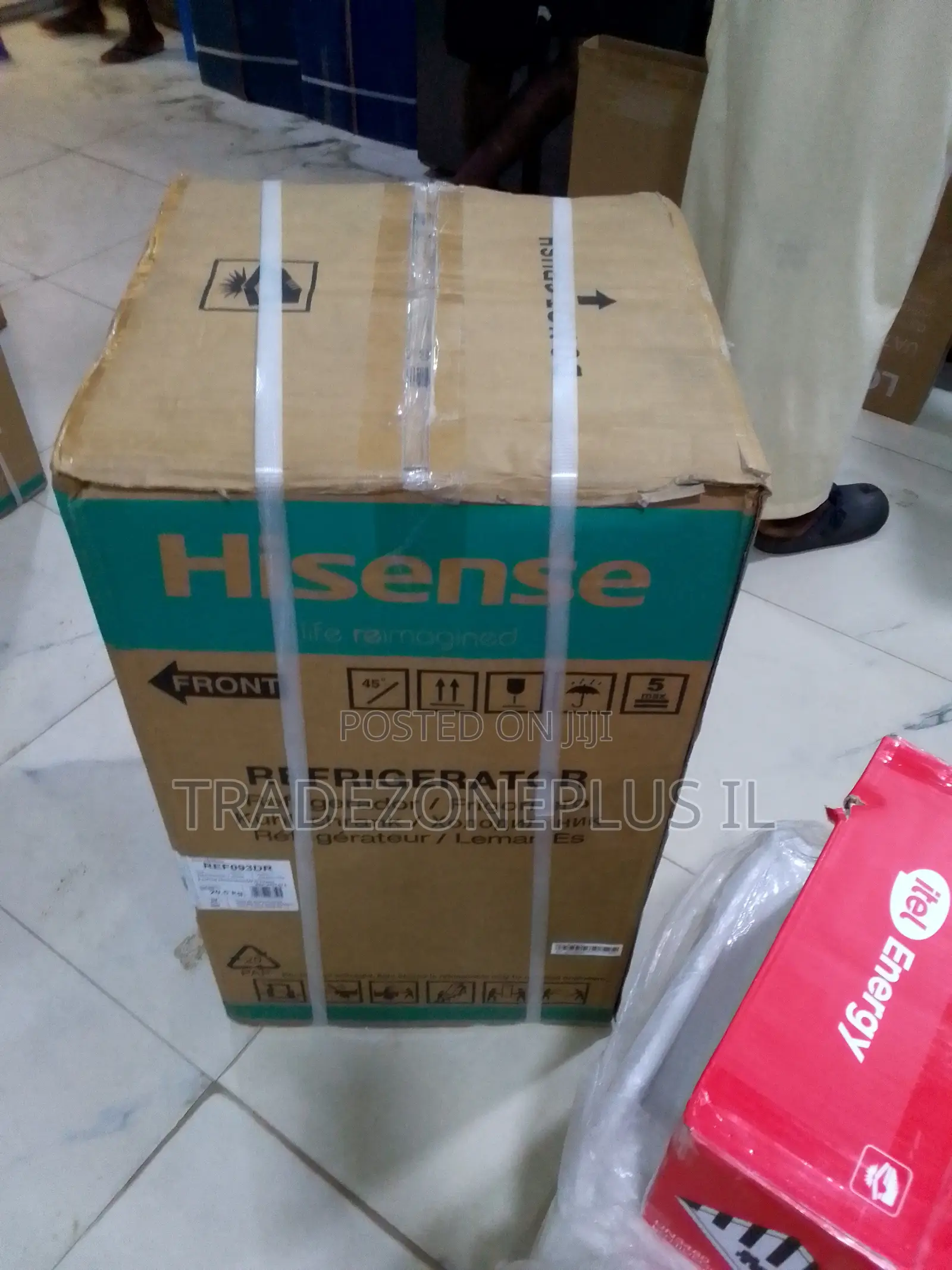 The Hisense REF093DRR 90L Refrigerator Brings Convenient Cooling Into