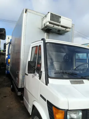 M/Benz Mini Cooling Van..