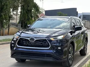 Toyota Highlander XLE FWD 2020 Blue