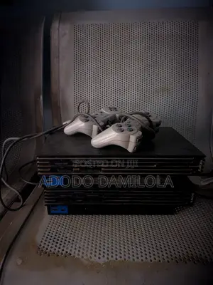 PlayStation 2 With Original Tokunbo Pads