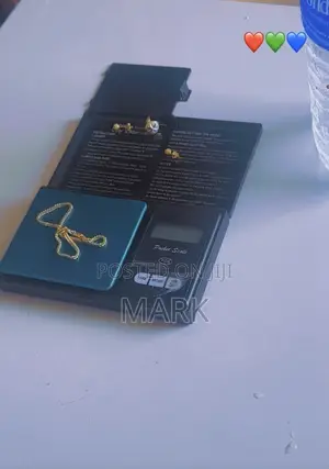 4Gram Neatly Used Gold Hand Chain and Earrings