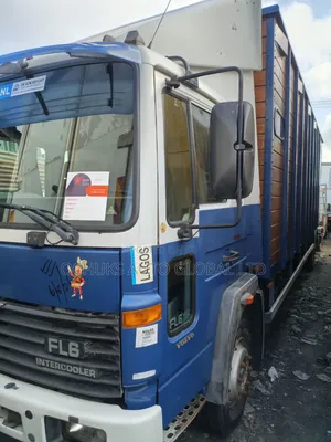 Volvo Container Body 8 Bolts 6  2005 Blue 