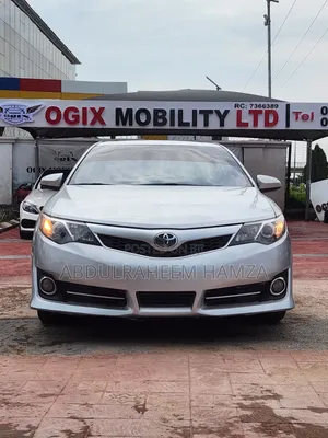 Toyota Camry 2012 Silver