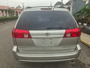 Toyota Sienna 2006 Silver