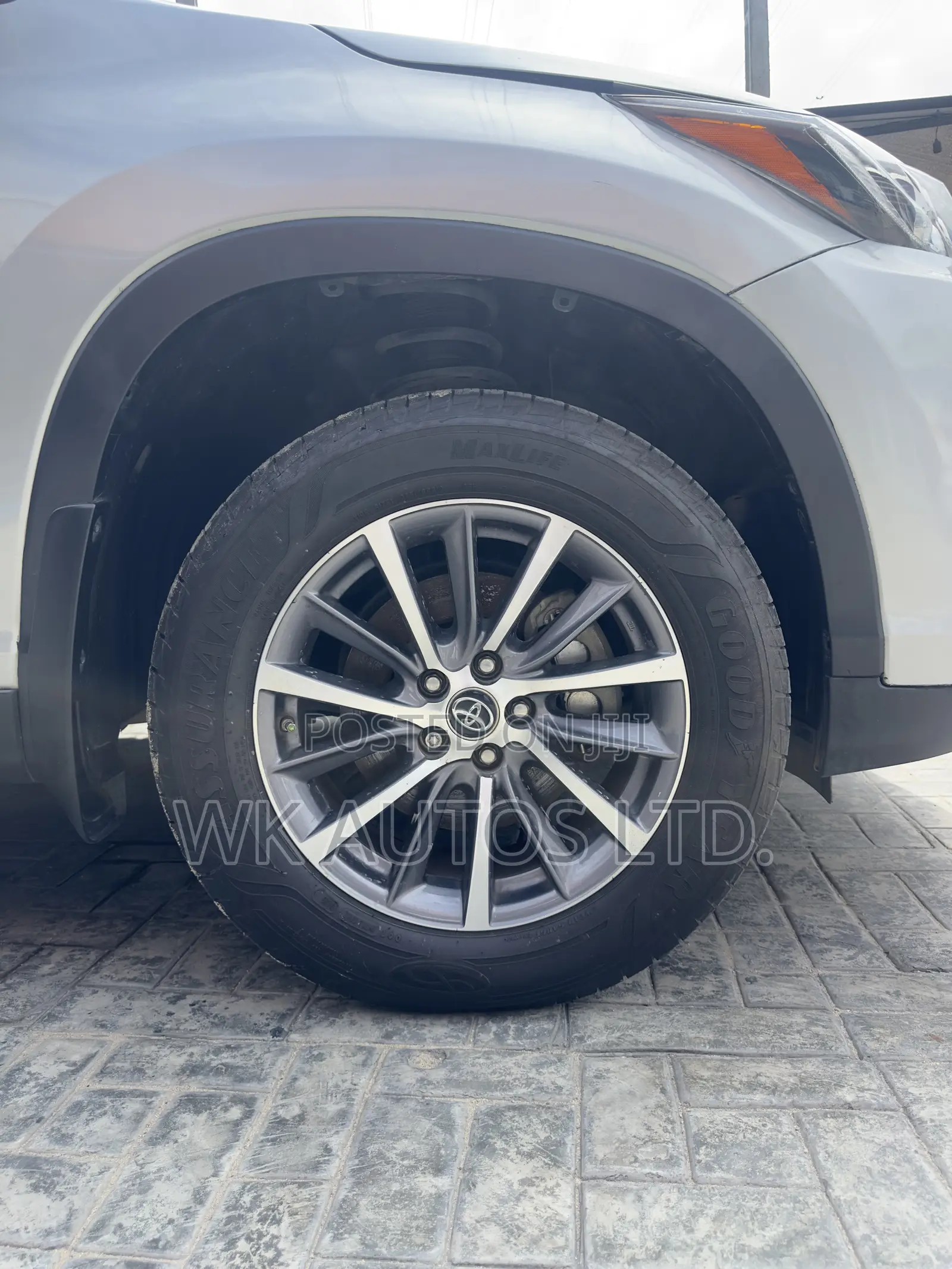 Toyota Highlander XLE 2019 Silver