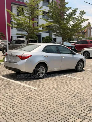 Toyota Corolla LE 4dr Sedan (1.8L 4cyl CVT) 2014 Silver